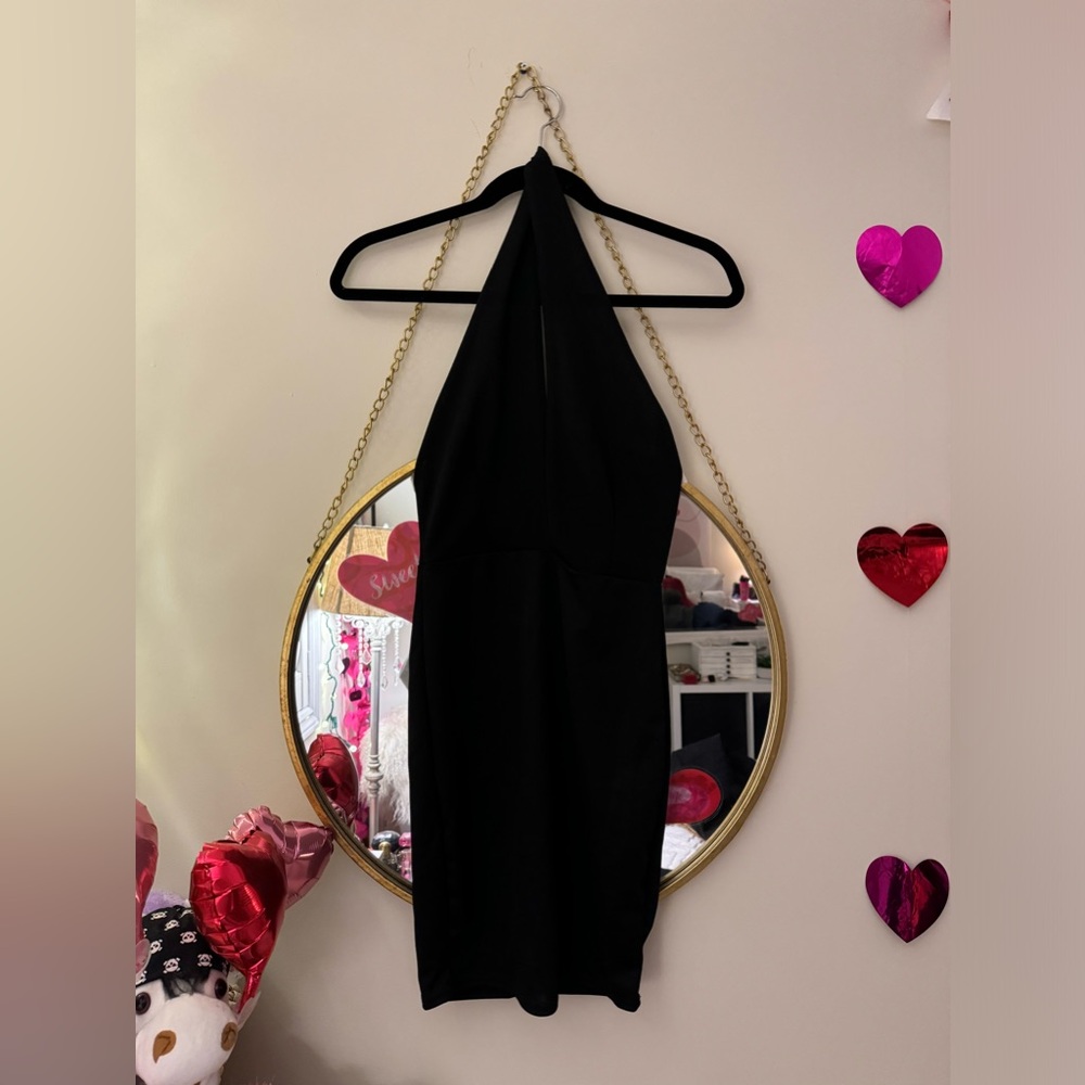 Pretty Little Thing Mini Dress - Picture 2 of 3